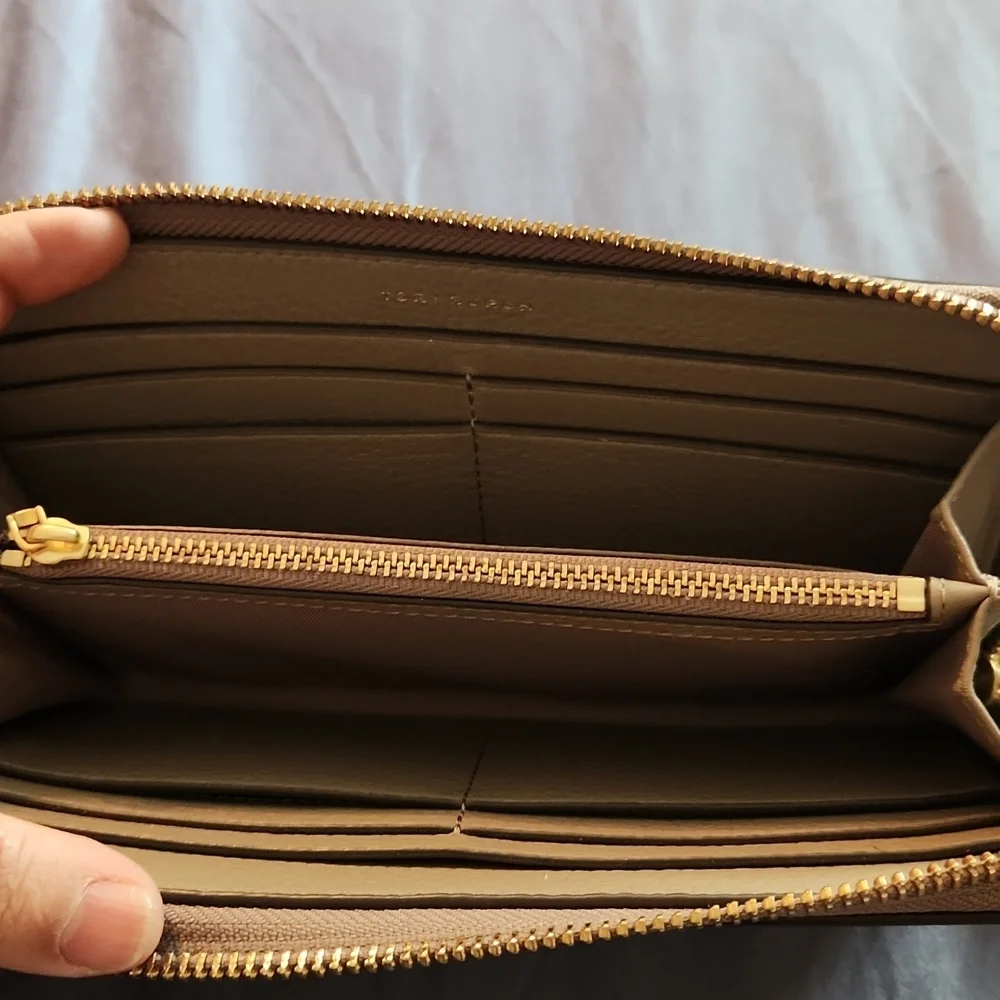 Tory Burch Wallet - Picture 8 of 9